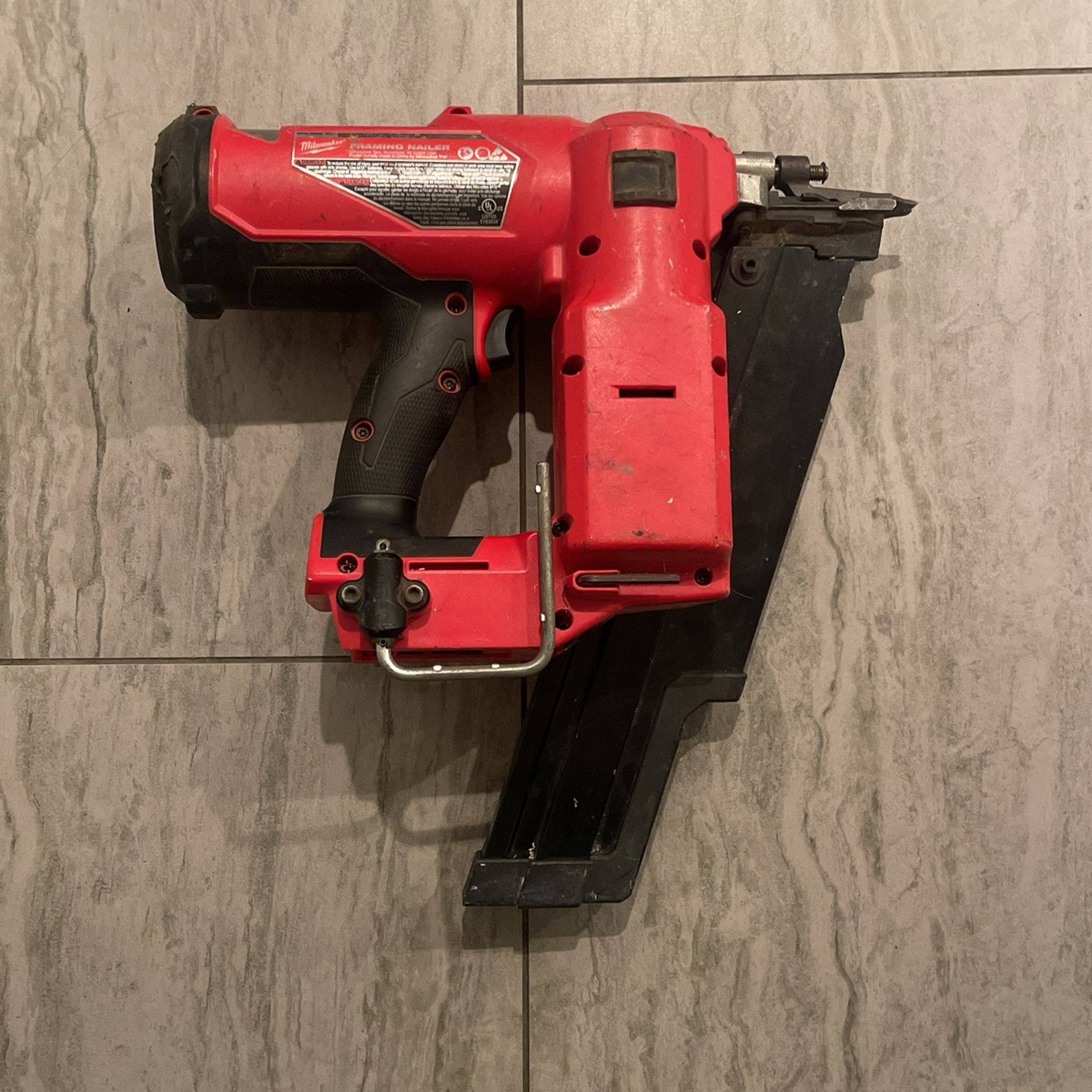 Milwaukee Fuel 21 Degrees Framing Nailer