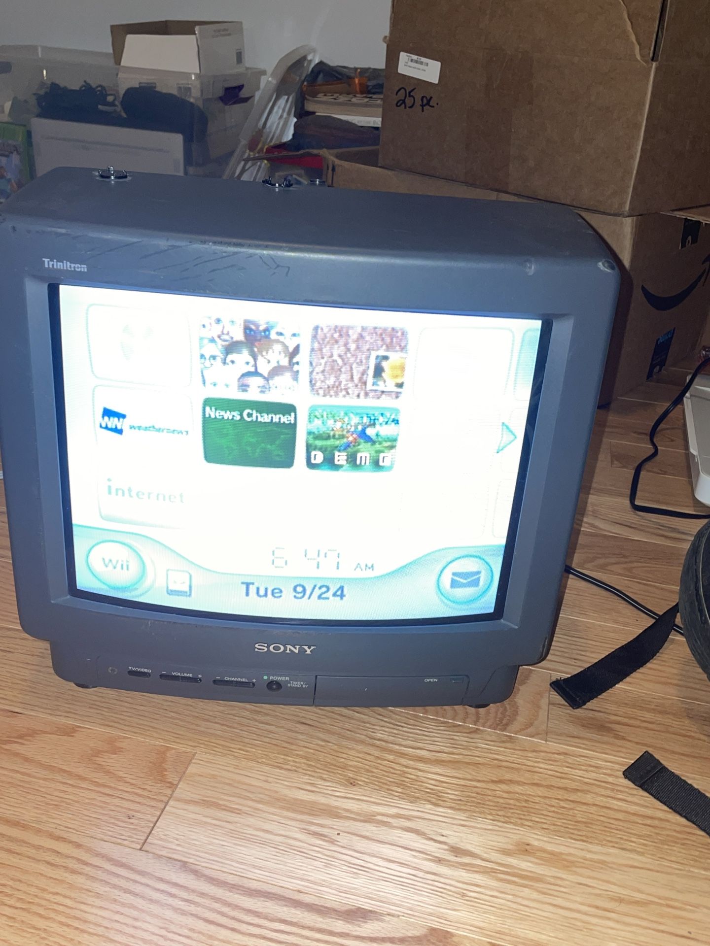 Sony Trinitron KV-13TR28 13” Gaming Television CRT