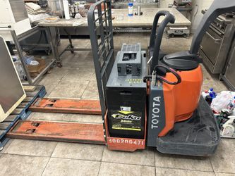 Toyota 8HBE30 electric walkie pallet jack