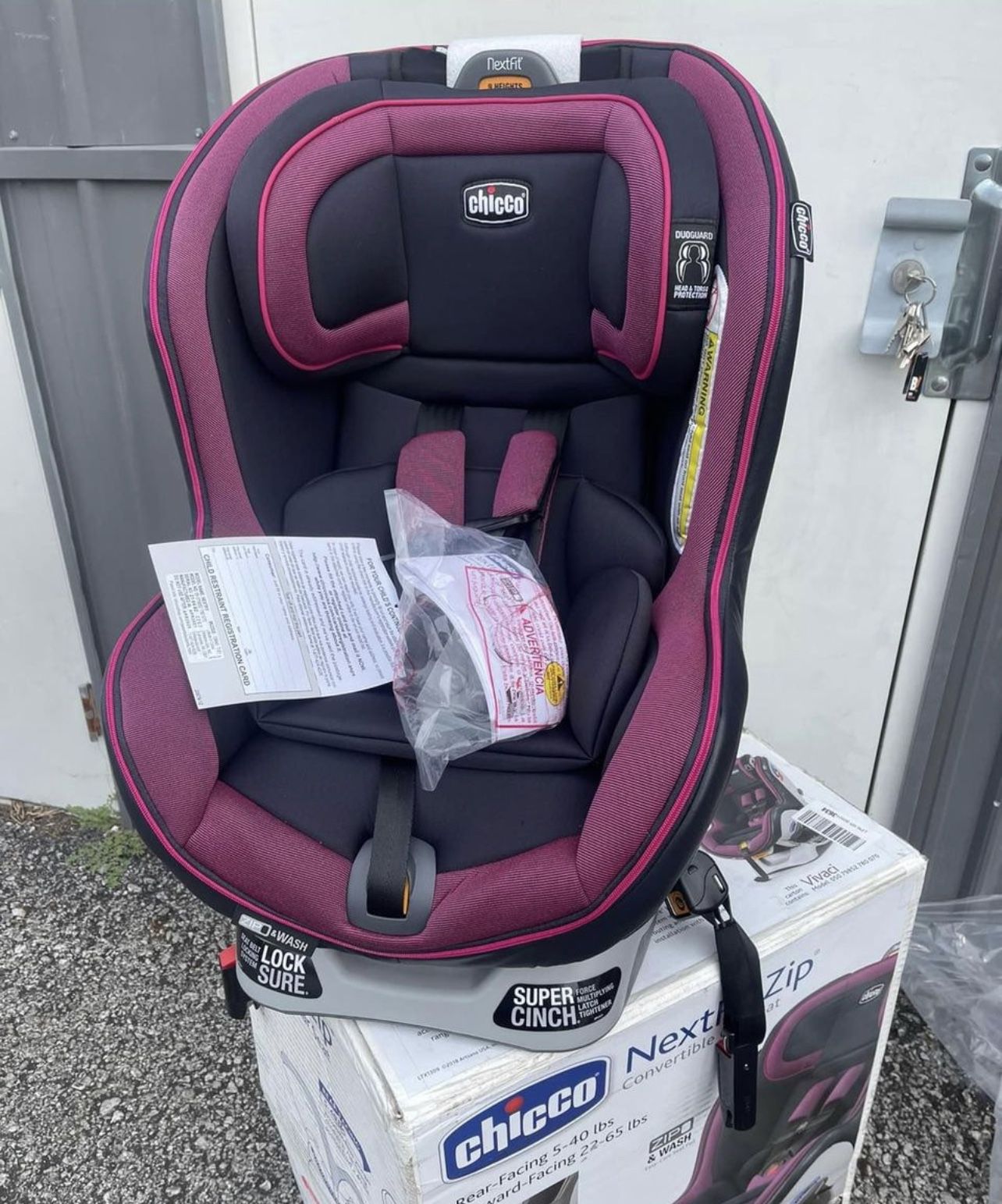 New Chicco Next Fit Convertible Car Seat 