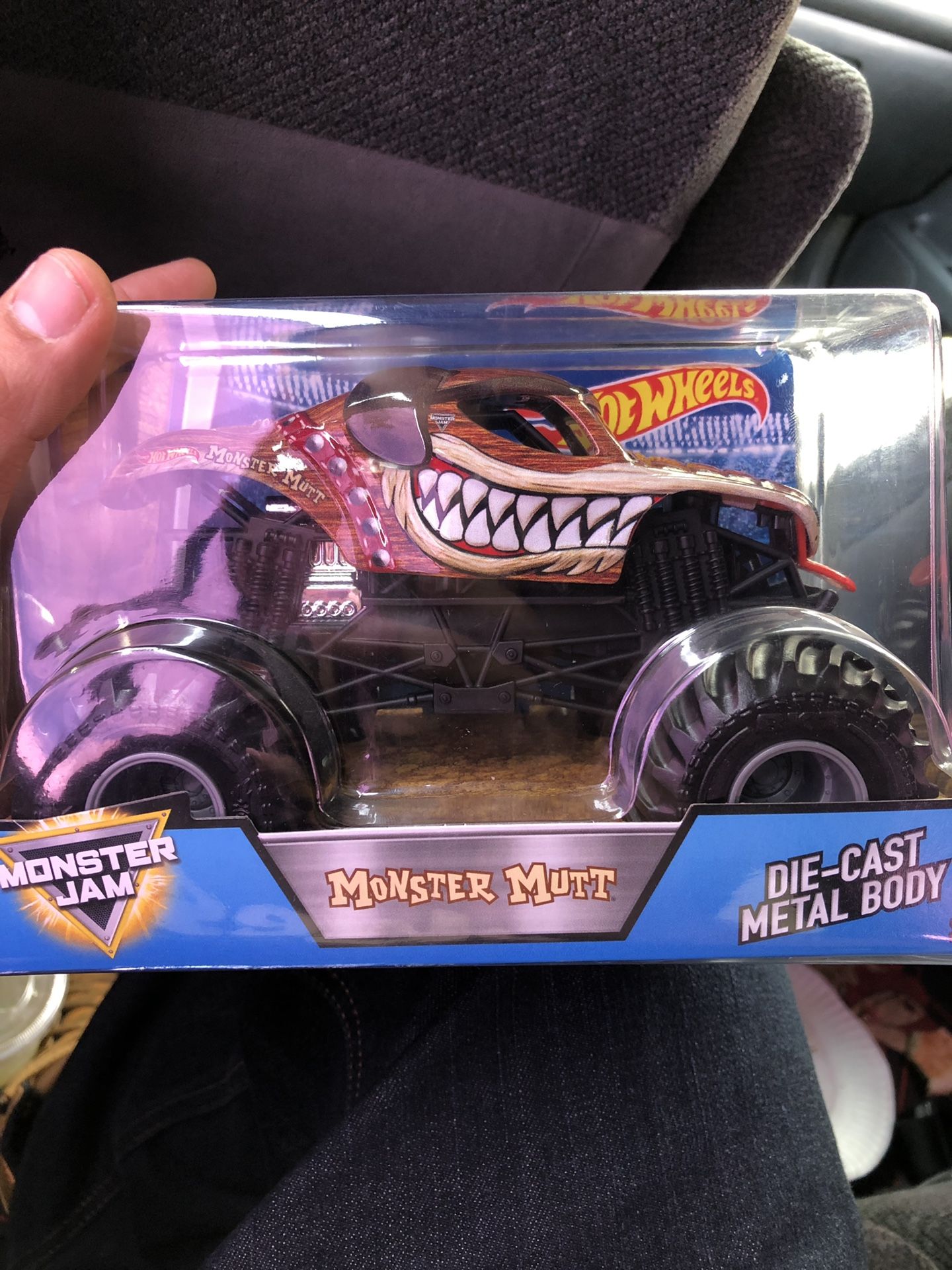 Monster Jam Hotwheels Junkyard Dogg 1:24 Scale NEW