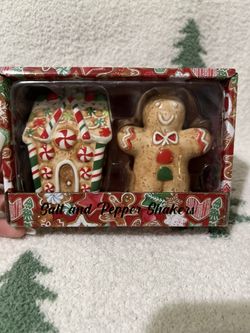 Gingerbread Salt And Pepper Shaker Set