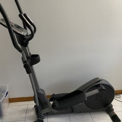 Elliptical Trainer Machine 