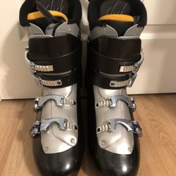 Salomon Ski Boots Performa Size 31.5 / 13.0-13.5 Men’s