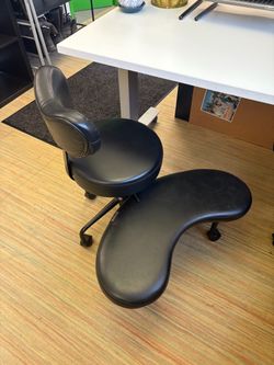 Ergonomic rotating chair
