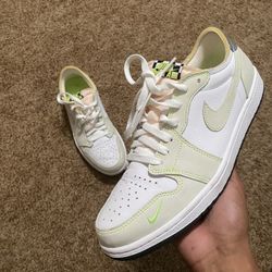 Jordan 1 Low Ghost Green