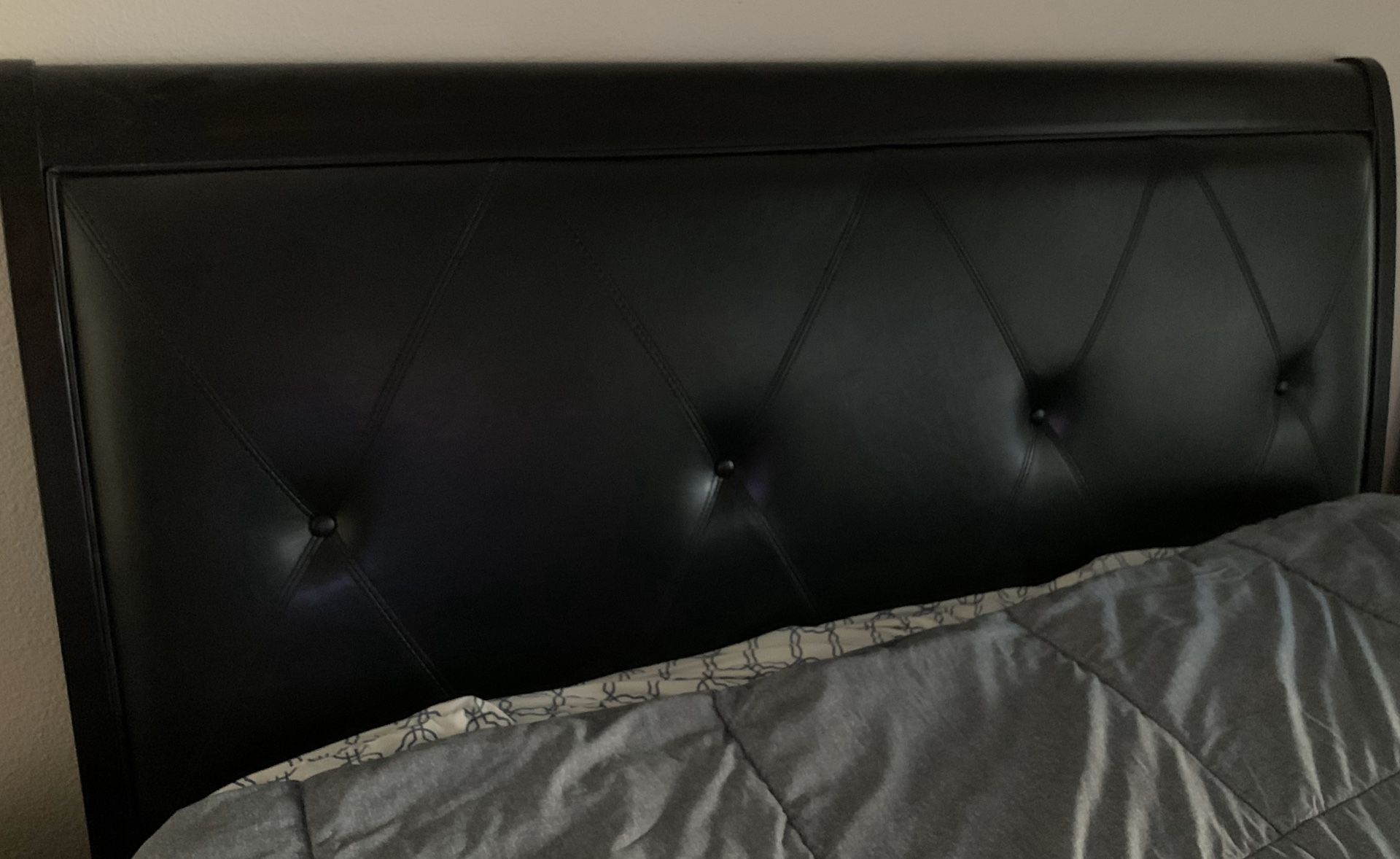 Queen bed frame. Need gone by 2/26