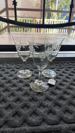 Crystal champagne flutes