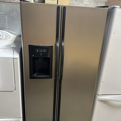 GE side-by-side refrigerator 