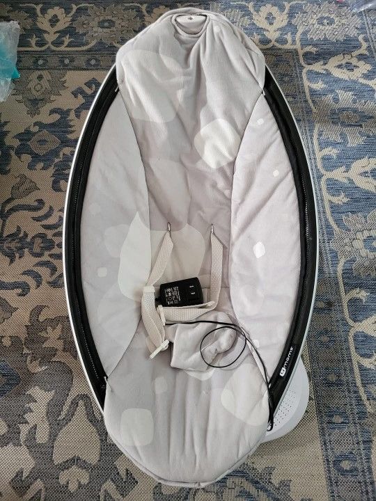 4moms Mamaroo swing