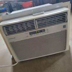 Frigidaire 12,000 BTU Window Air Conditioner with Remote!