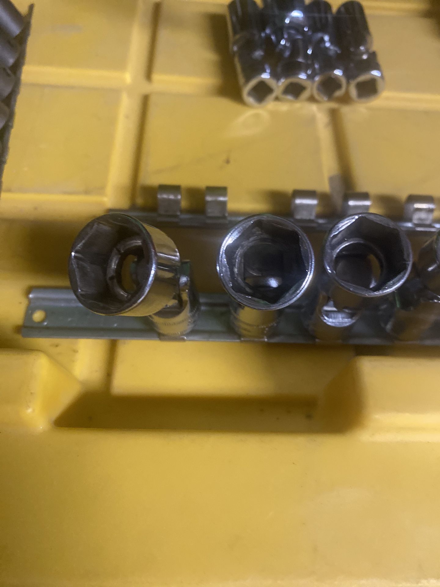 Snap On Tools 3/8" Drive 12-19mm Metric Shallow 6 Point Universal Socket Set