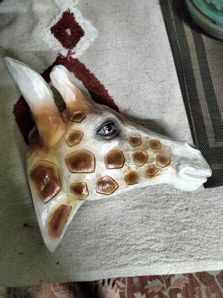 Giraffe Head Decor
