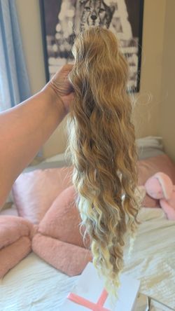 Long Wavy Blonde Ombre Hair Extensions