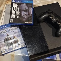 PS4 CONSOLE WITH 2 GAMES
