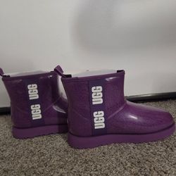 UGG Classic Cear Mini Size 8