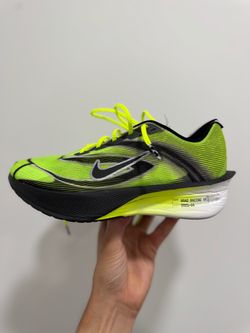 Nike Vaporfly 4 Road Racing Running Shoes – Volt Green/Black size 6 US
