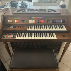 Kimball Entertainer Organ