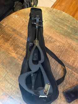 Sojing Electric Violin good shape is missing the bow