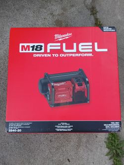 Milwaukee
M18 FUEL 18-Volt Lithium-Ion Brushless Cordless 2 Gal. Electric Compact Quiet Compressor (Tool-Only