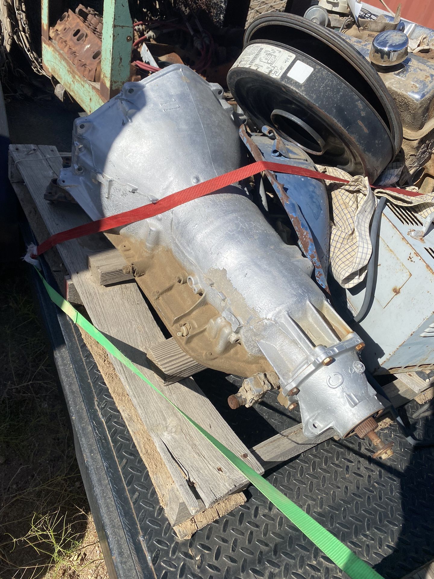 Chevy Turbo 400 Transmission Short Tail Shaft for Sale in Phelan, CA