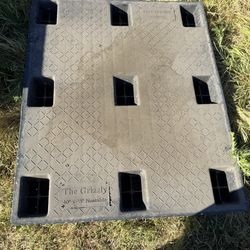 48 x 40 plastic pallets