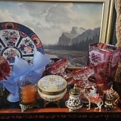 Vintage Accessories Storage Clear Out! SUNDAY 04/03 