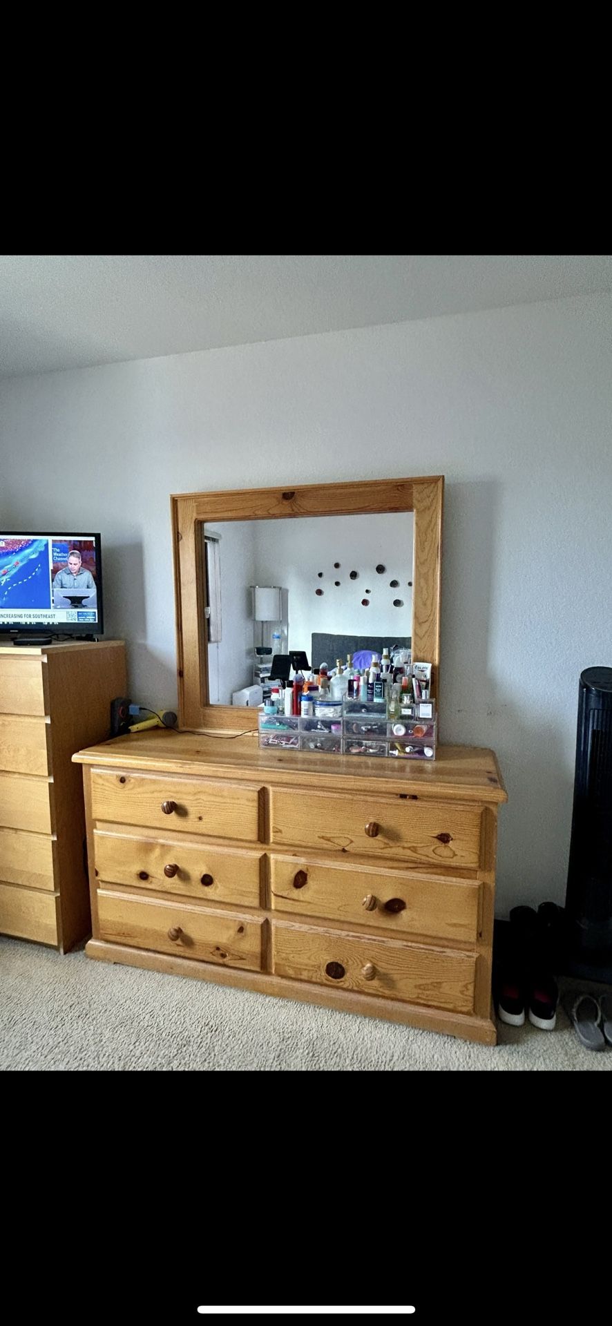 Dresser With Mirror 