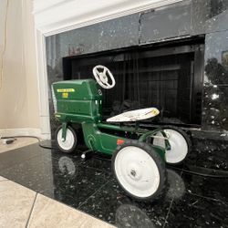 Vintage Iron Cast Tractor John Deer  