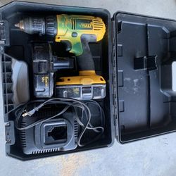 DEWALT DRILL 18 V