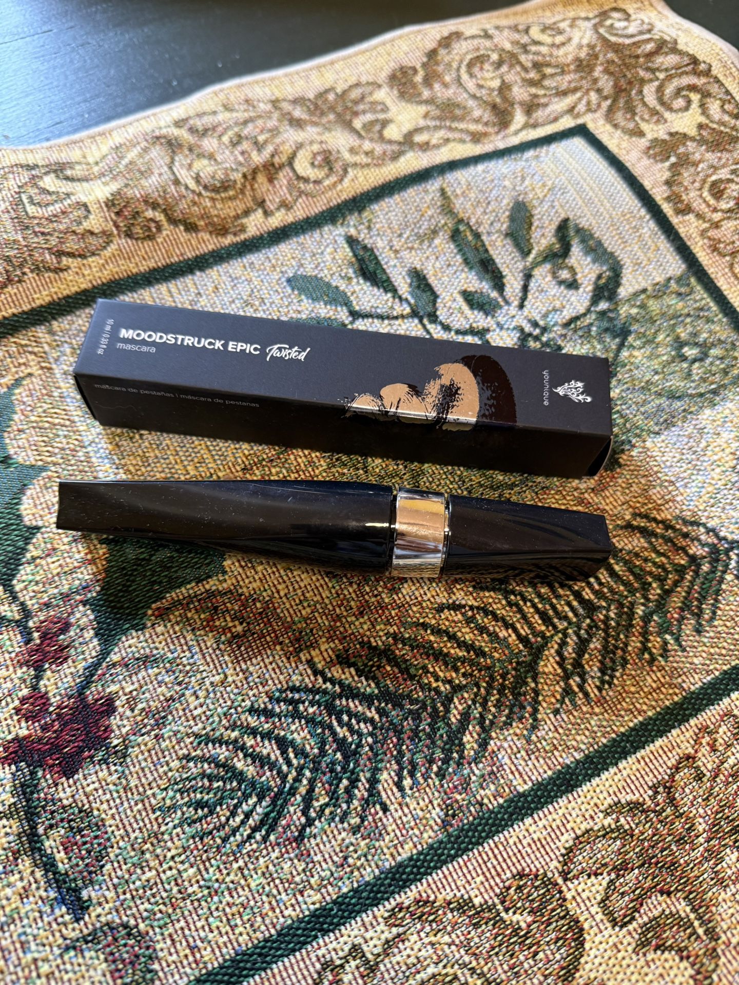 Brand New In Box YOUNIQUE EPIC TWISTED MASCARA Dual Wand