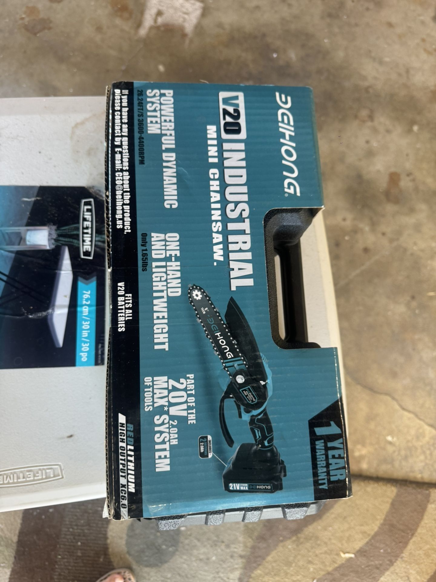 Mini Chainsaw 6-Inch with 2 Battery, 21V Cordless power chain saws with Security Lock