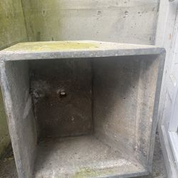  Concrete utility sink