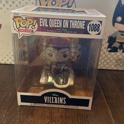 Villains EVIL QUEEN ON THRONE Funko # 1088
