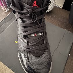 Jumpman Two Trey University Black/Red