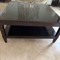 Coffee Table and 2 End tables. 3 Pieces 