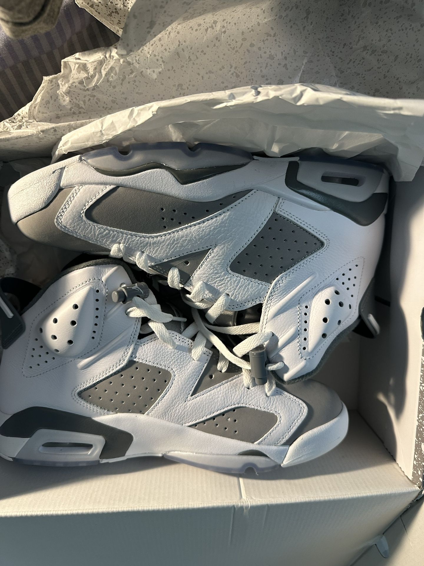 MENS JORDAN RETRO 6 WHITE / COOL GREY
