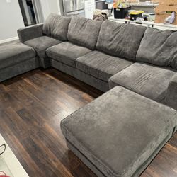 6 Seater Lovesac Sactional (Sectional) 
