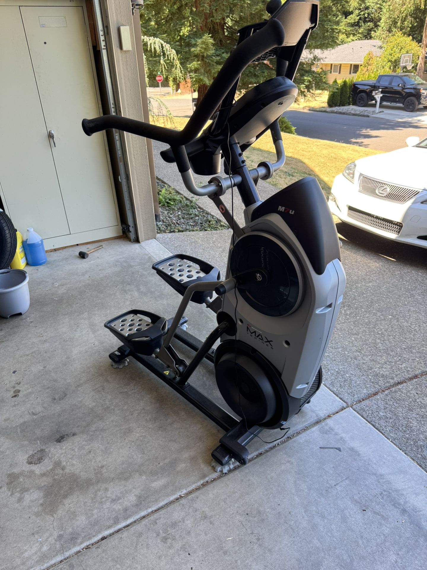 Elliptical Trainer Machine