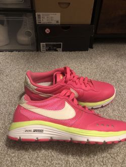 Women Nike Dual Fusion 