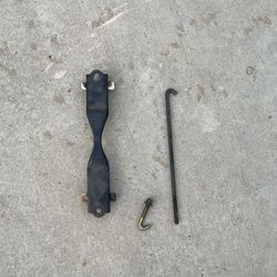 Infiniti G35 Sedan OEM Battery Tie Down Bracket