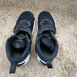 Used Kids Shoes Size 2Y