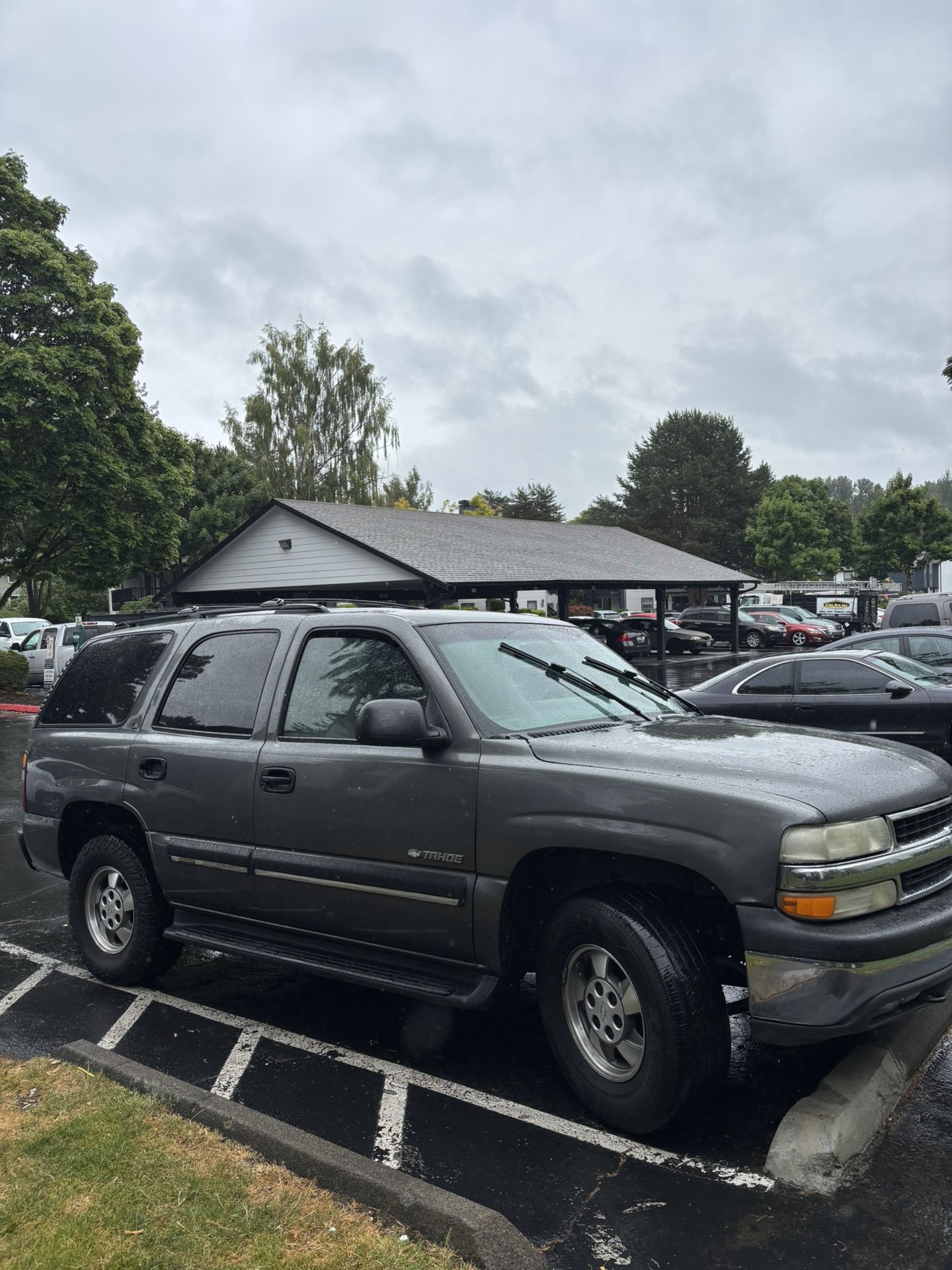 Chevy Tahoe $2000!!!!