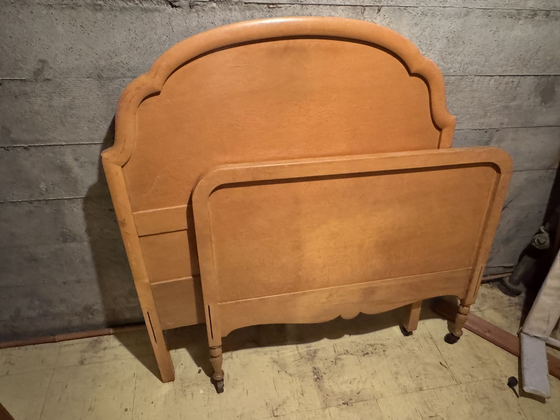 Antique Bird’s Eye Maple Bedroom Set – (Complete Set of 6 Pieces)
