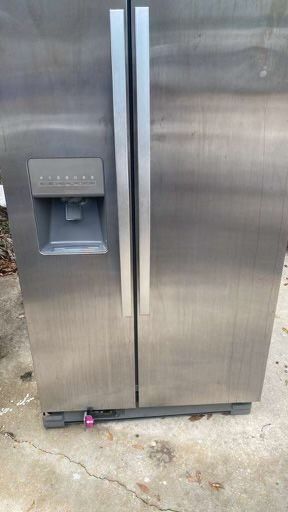 Whirlpool 2 Door Refrigerator