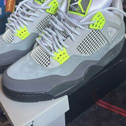 Jordan 4 Retro SE 95 Neon