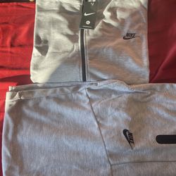 Mens Nike sweatsuits sizes s,m,l,2x,3x,4x $70 each hmu 🔥💯❤️🔥✅✅😎📦🙏🏋🏿‍♂️