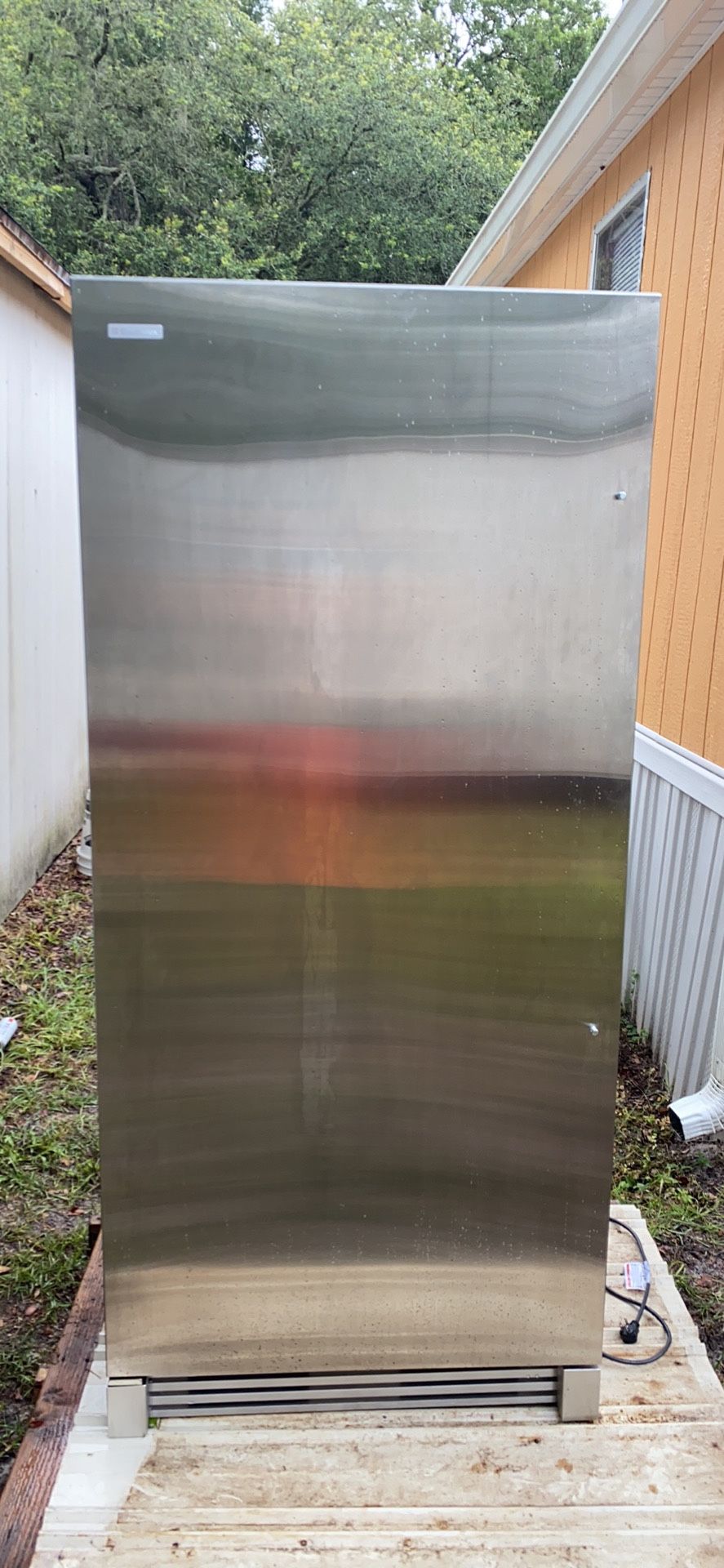 Model e132af80qsd electrolux freezer