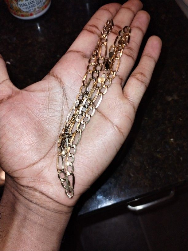 10k Gold Figaro chain ⛓️