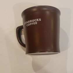 2008 Starbucks Brown Coffee Mug Cup 16oz White lettering white inside  
Pre-owned,  very good shape, no chips or cracks. It is 4.5" tall, weight 
1lb 